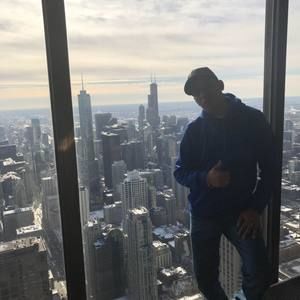 Meet your Posher, Javier